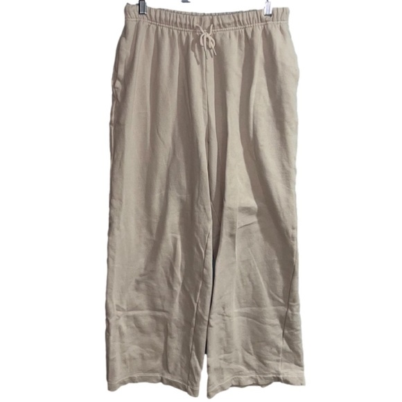 old navy- Cream sweatpants - Picture 1 of 6